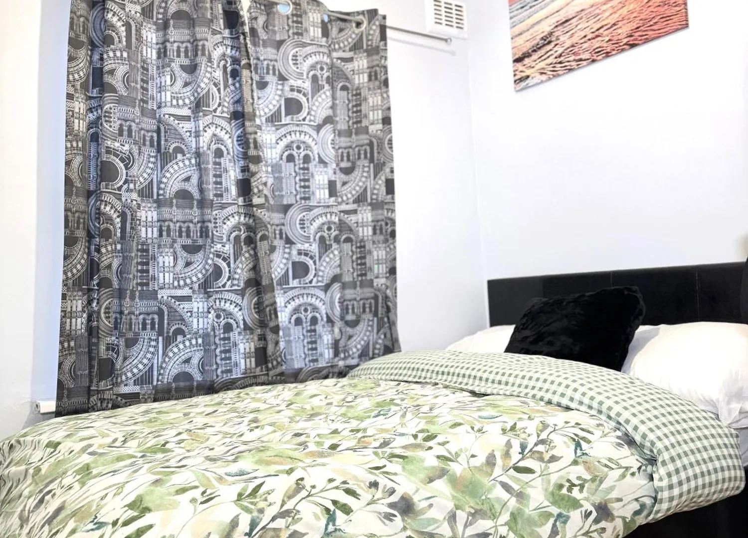 En-Suite Room Near City Center 3 Doncaster